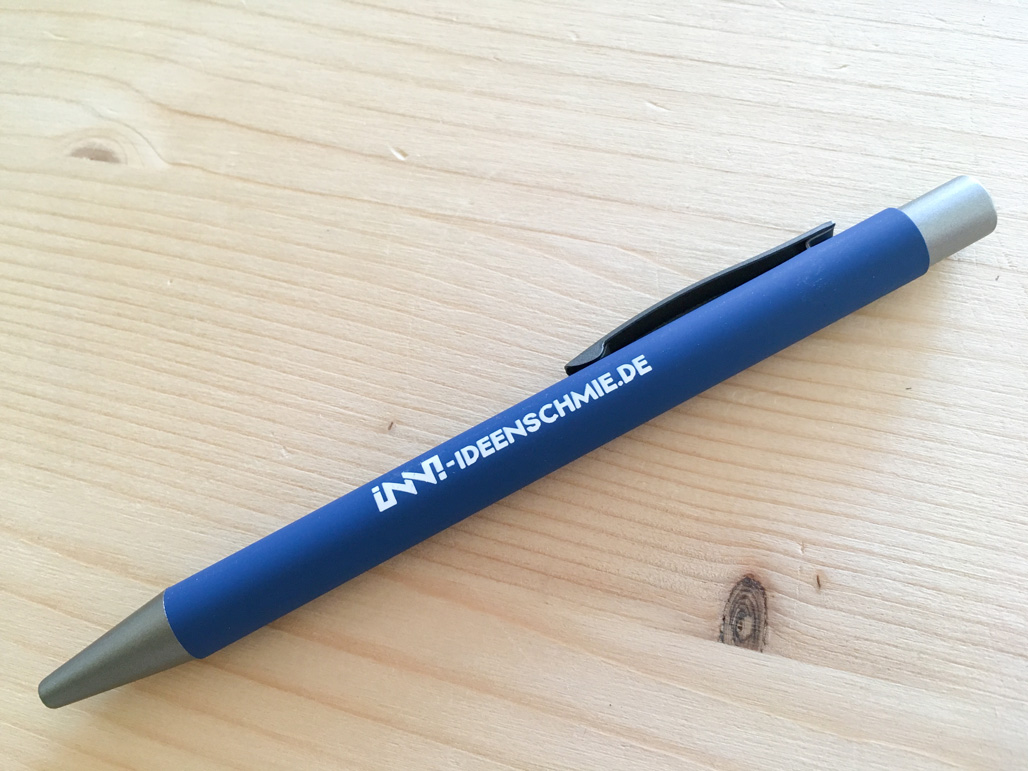 INDUSTRIE- UND HANDELSKAMMER LÜNEBURG-WOLFSBURG / INNI-Ideenschmie.de mit der von ccwerbung erstellten Notizbuch- und Kugelschreiber-Aktion